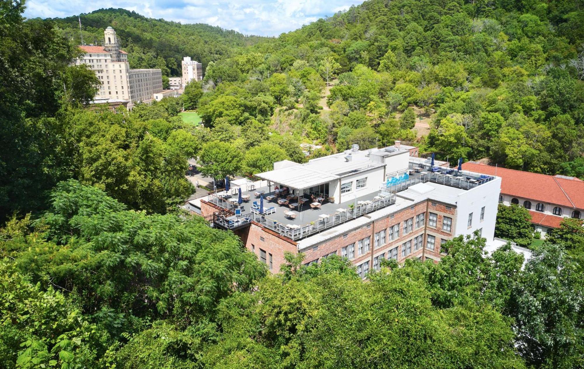 ホテル The Waters Hot Springs, Tapestry Collection By Hilton エクステリア 写真